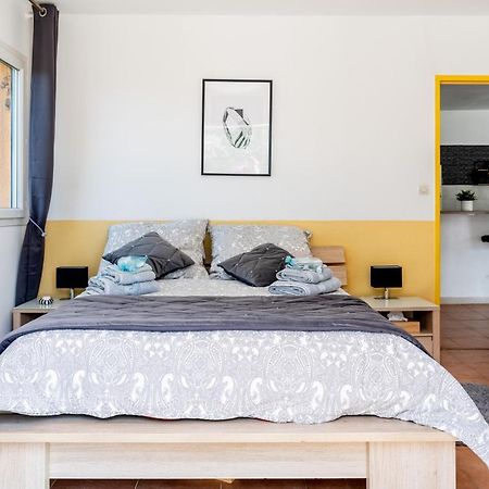 Le Grand Thao Apartment Frejus Bagian luar foto