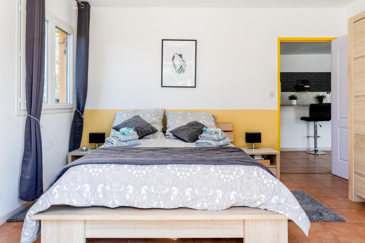 Le Grand Thao Apartment Frejus Bagian luar foto