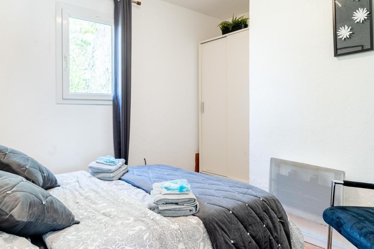 Le Grand Thao Apartment Frejus Bagian luar foto